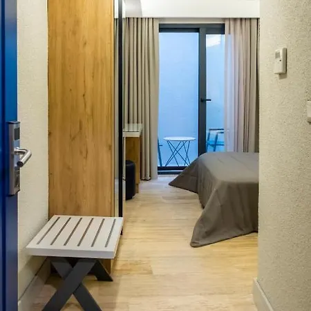 Ariel Hotell *